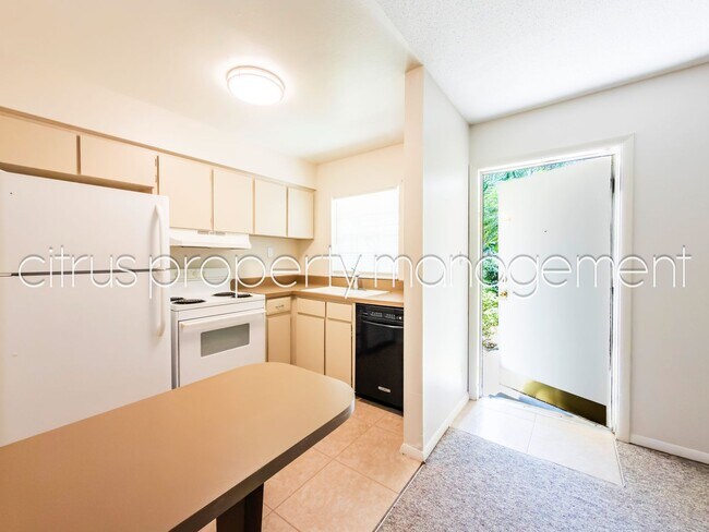 Building Photo - Rarely Available 1/1 at McLean Apartments in College Park!