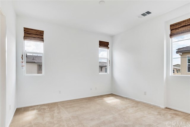 Building Photo - 677 Savi Dr