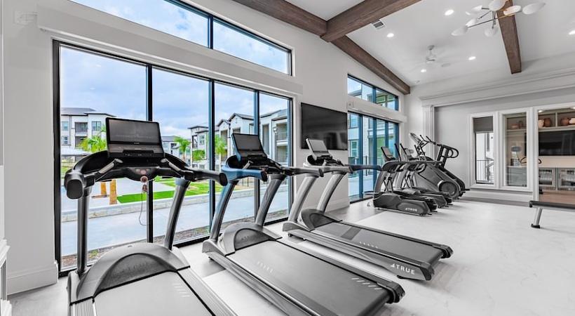 Building Photo - 2425 Central Expy