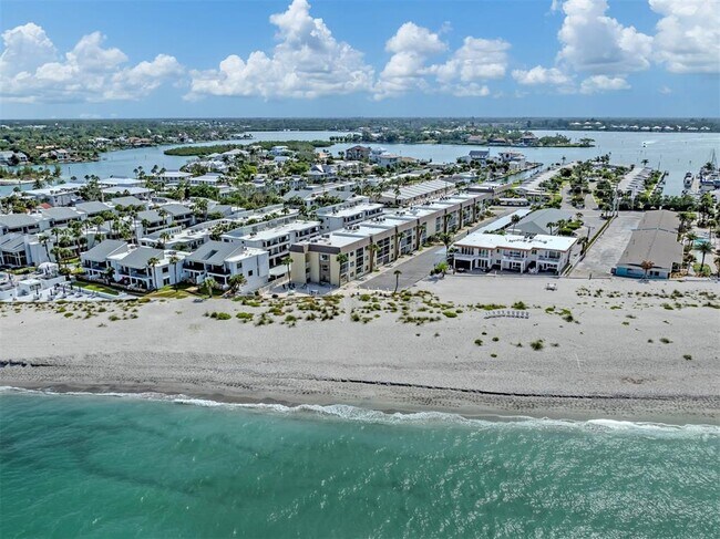 Building Photo - 1400 Tarpon Center Dr