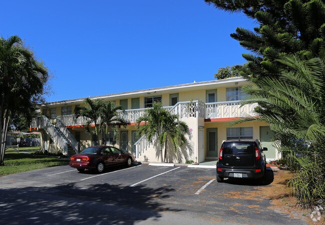 Building Photo - Sunland Apartments