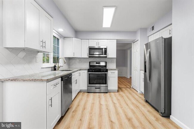 Building Photo - 2807 Falling Brook Terrace