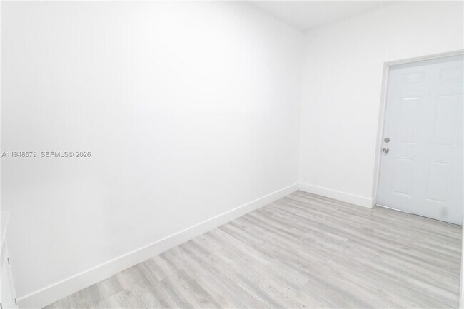 Building Photo - 16201 SW 144th Ct