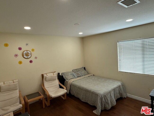 Building Photo - 1866 Brush Oak Ct
