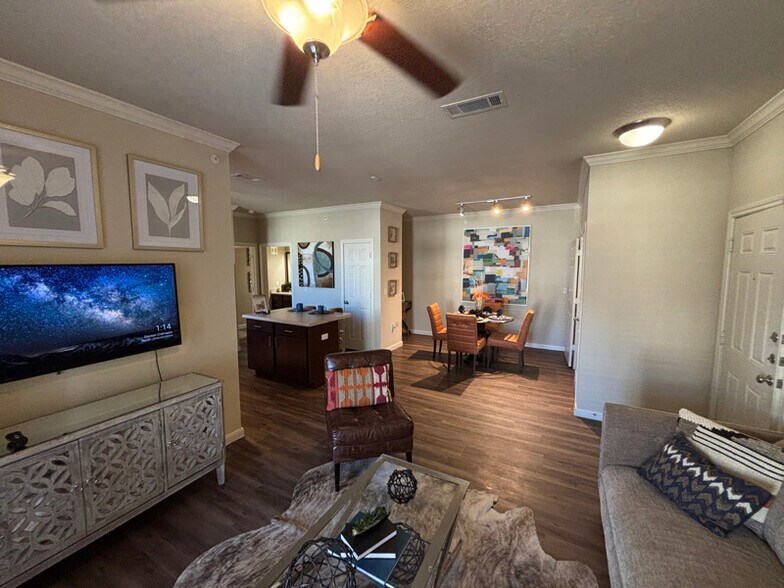 Building Photo - 1811 Medical Pkwy