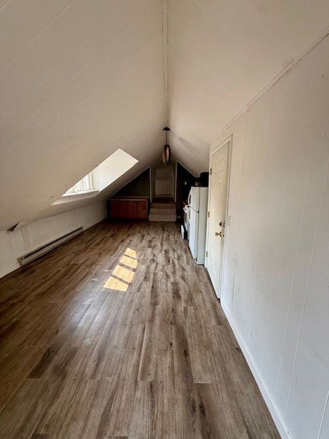 Building Photo - Studio Apartment for Rent – Steps from MSU!