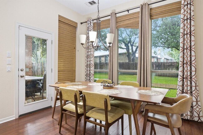 Building Photo - 3552 Alexandrite Way