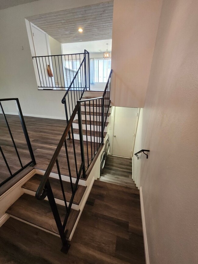 Building Photo - 3-Story Condo in West Covina