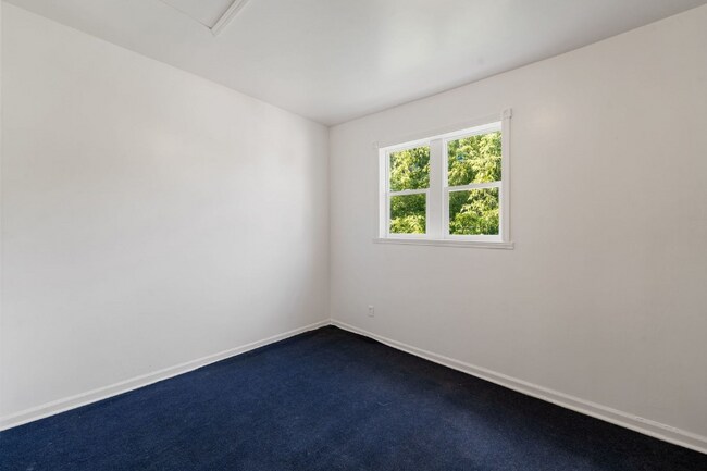 Building Photo - 4910 W Van Buren St