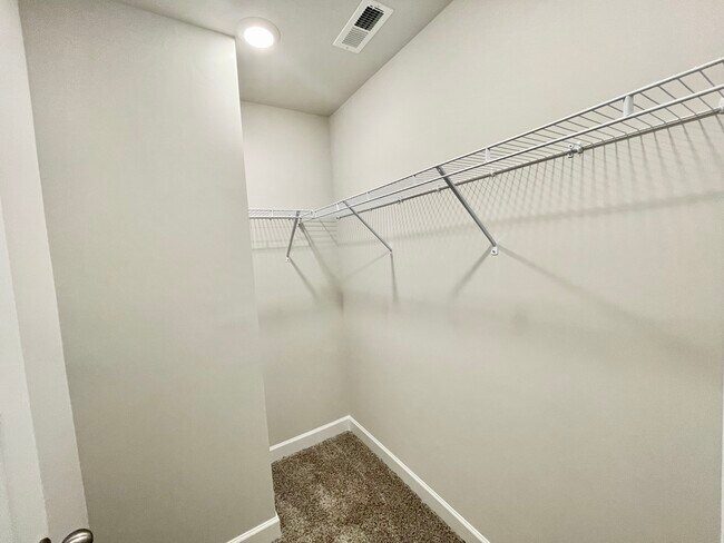 Building Photo - 614 Reese Ln