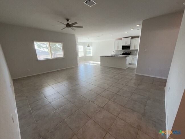 Building Photo - 1824 Fall Creek Ct