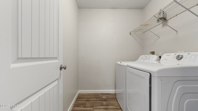 Building Photo - 3214 Caitlin St