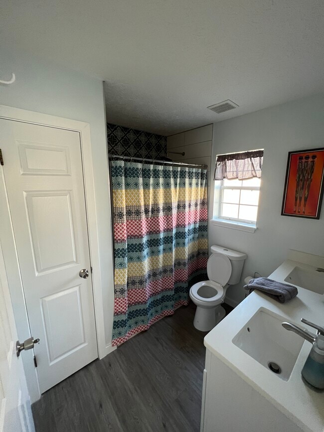 Master bath - 115 Nautilus St