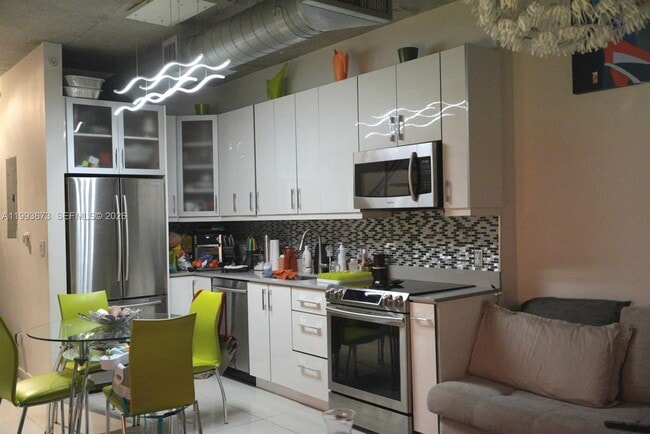 Building Photo - 690 SW 1st Ct