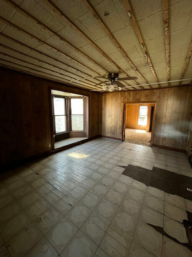 Building Photo - 535 7th Ave S