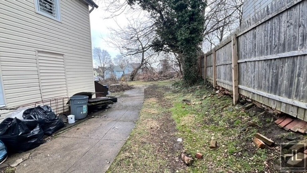 Building Photo - NORTH BURGHER AVENUE