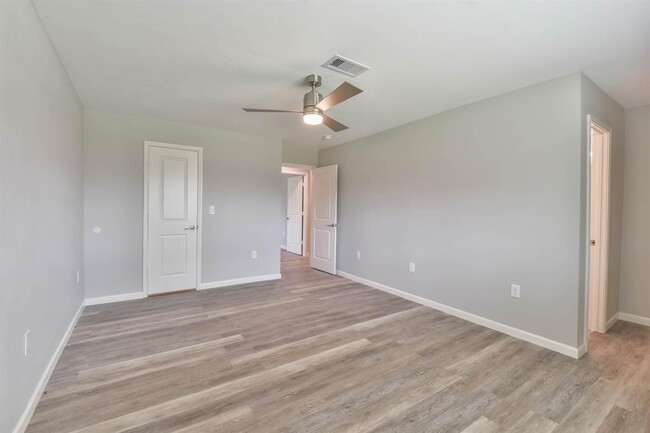 Building Photo - 3215 Rockyridge Dr