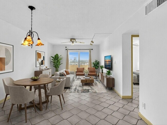 Building Photo - 900 NE 18th Ave