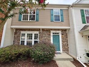 Building Photo - 414 Walnut Woods Dr