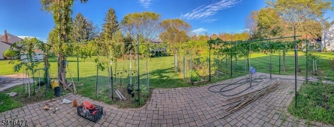 Building Photo - 247 Fairfield Ln