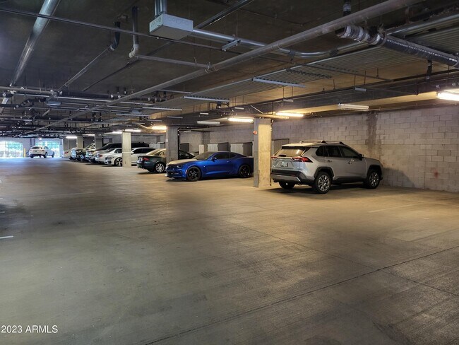 Building Photo - 914 E Osborn Rd