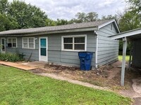 Building Photo - Myers408