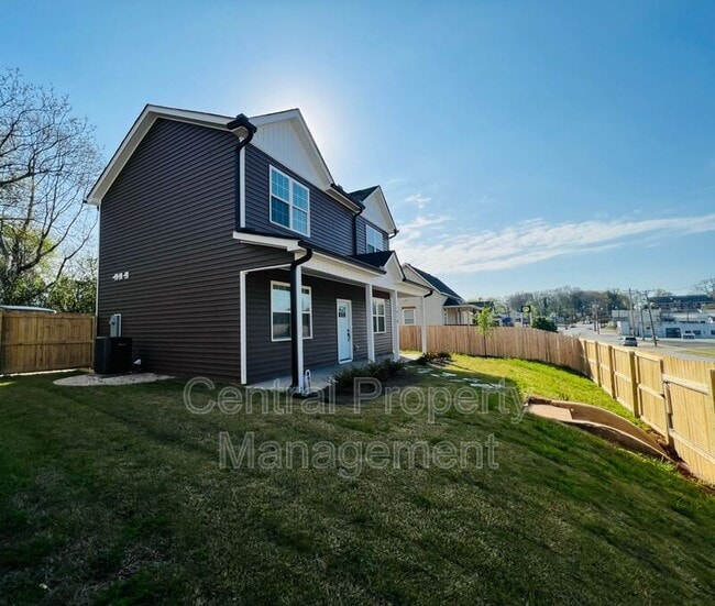 Building Photo - 1510 Buncombe Rd