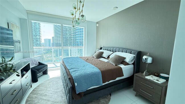 Building Photo - 1080 Brickell Ave