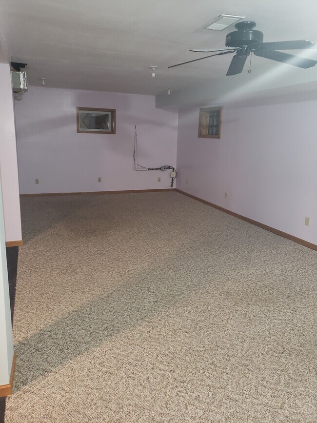 Building Photo - 2267 S Syene Rd