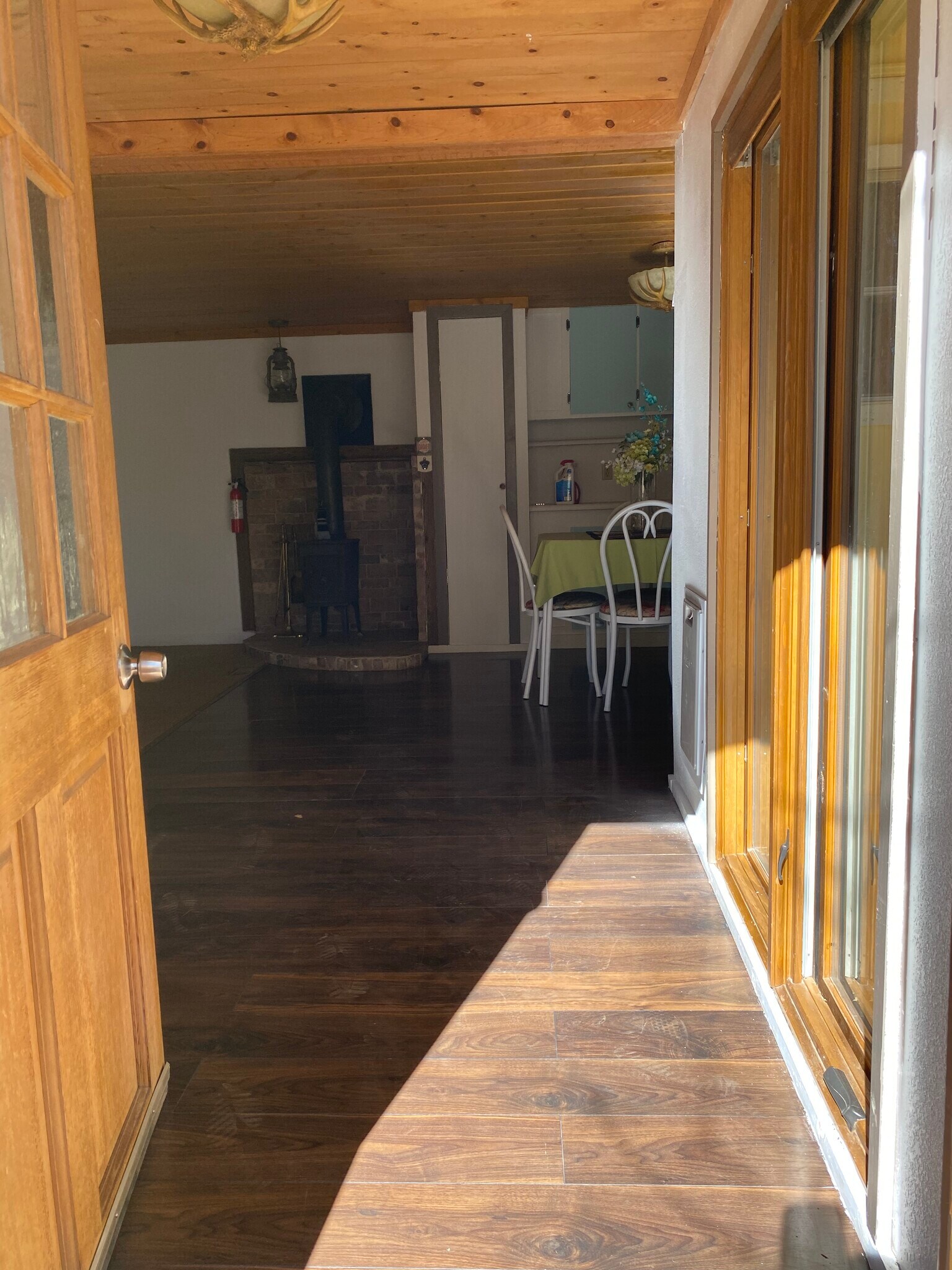 Entraceway - 808 N Easy St