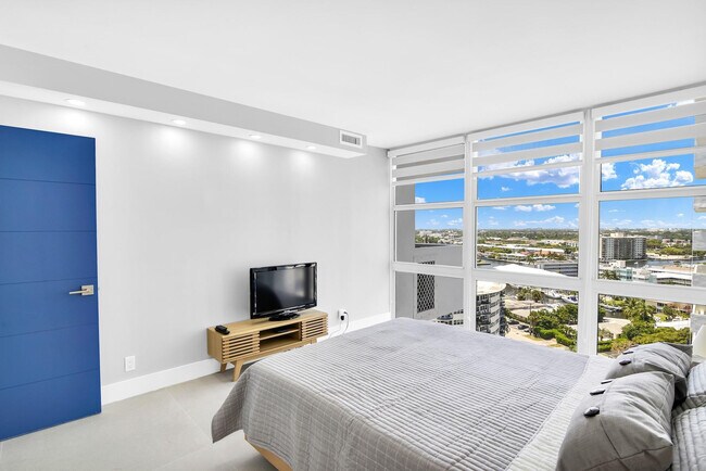 Building Photo - 2701 N Ocean Blvd