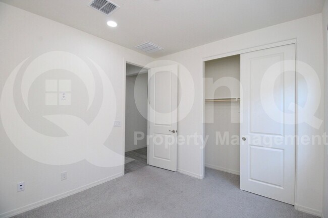 Building Photo - 9114 S 167th Dr