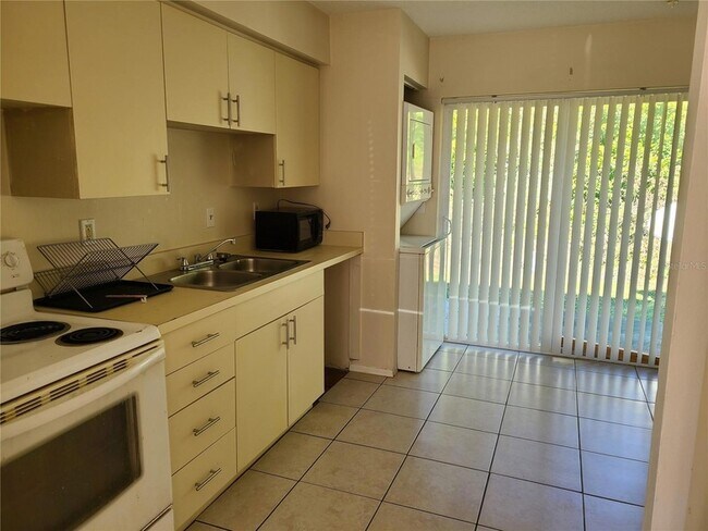 Building Photo - 1307 54th Ave E