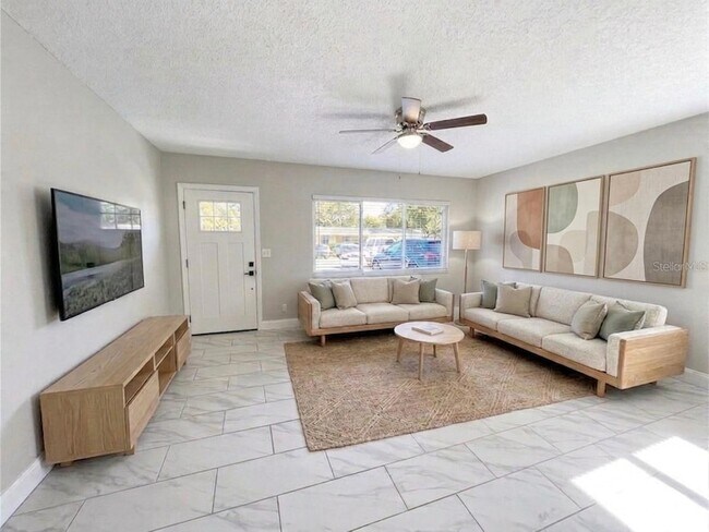 Building Photo - 2893 Webley Dr NE