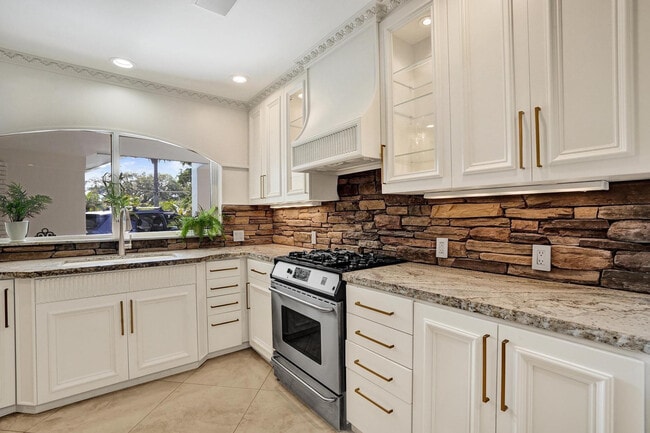 Building Photo - 2425 Fryer Point