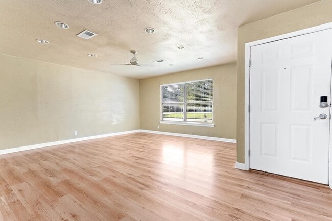 Building Photo - 4770 Corkwood Ln