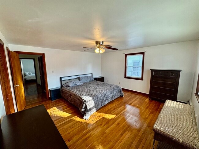 Building Photo - 156 Nichols Ave