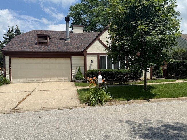 Building Photo - 2851 Garden Dr