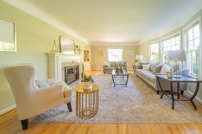 Building Photo - Enchanting Portland Heights 5BD House: Your Dream Home with a Garden View