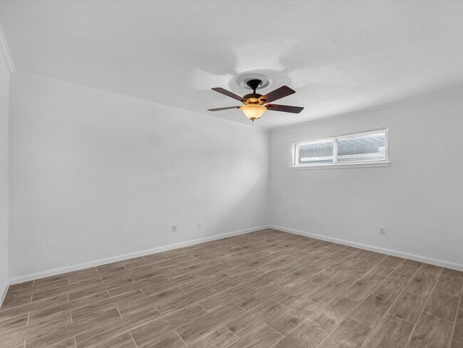 Building Photo - 6402 Del Monte Dr