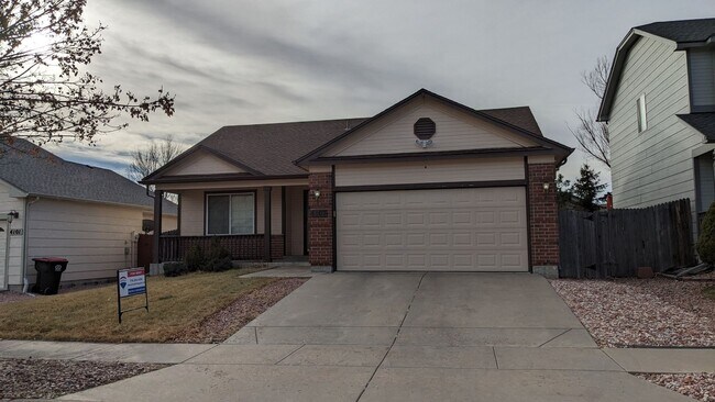 Building Photo - SPRINGS RANCH 3 BEDROOM/2 BATHROOM RANCH WITH FENCED YARD AND 2 CAR GARAGE!