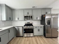 Building Photo - 601 Short St