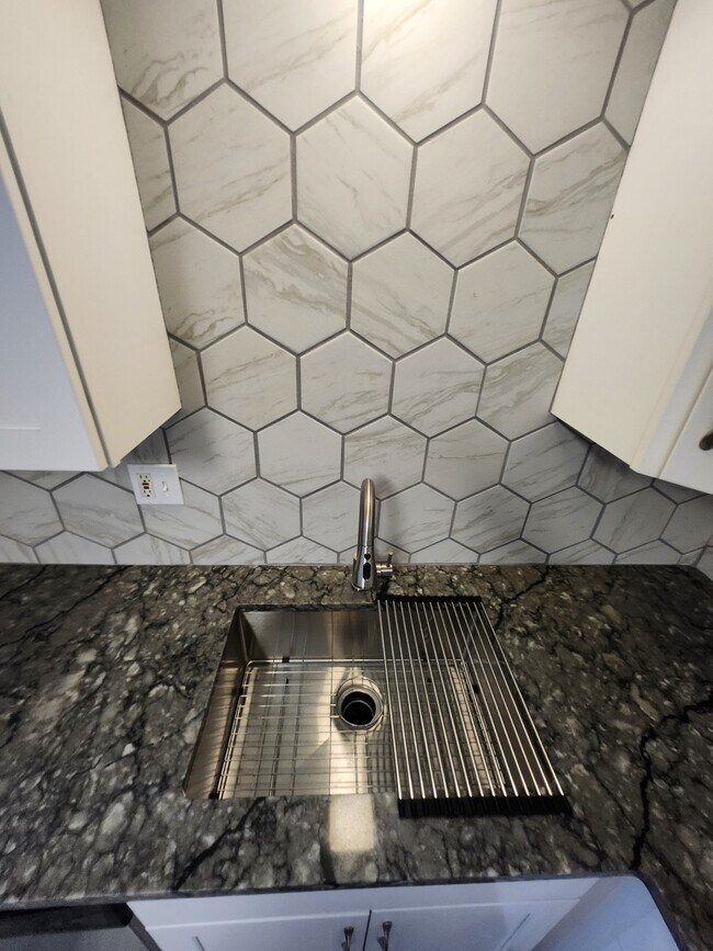 Back splash - 134 E Bailey Rd