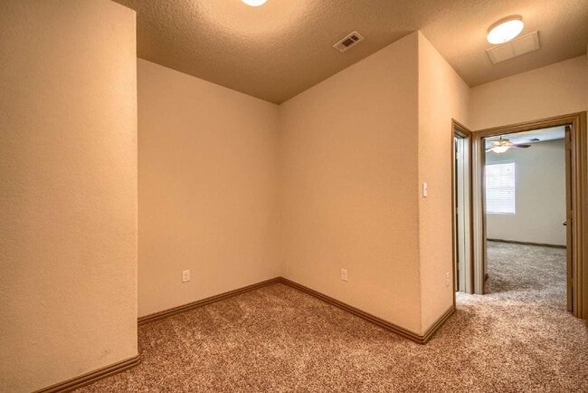 Building Photo - ****Go Big, Then Come Home to Comfort and Style!****
