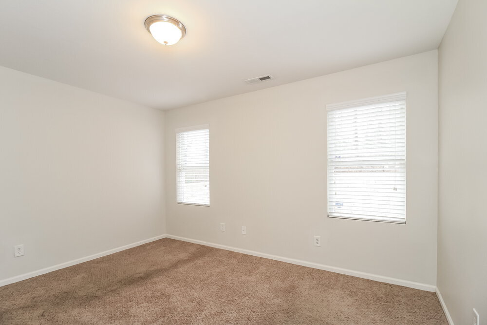 Building Photo - 3720 Cheshire Woods Dr