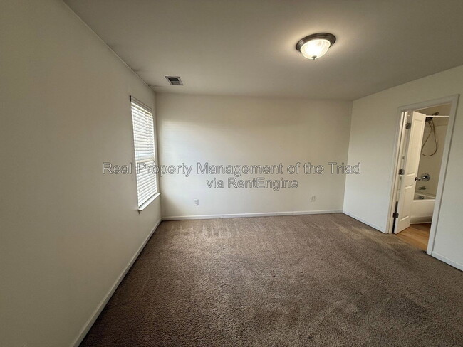 Building Photo - 1759 Waverly Oaks Dr