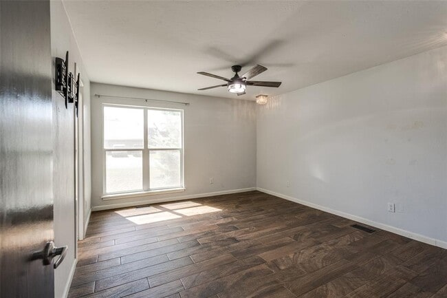 Building Photo - 1809 Norwich Pl