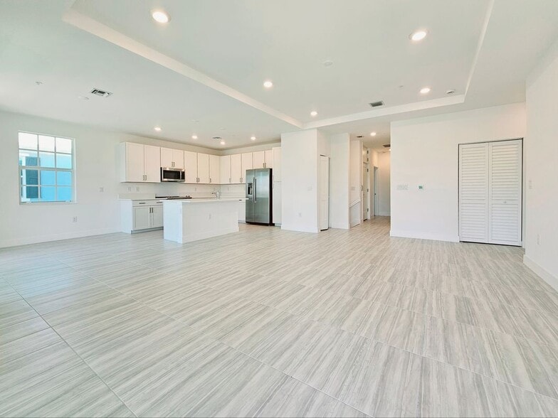 Building Photo - 26330 Coco Cay Cir