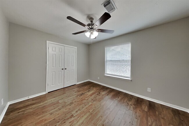 Building Photo - 3718 Lauderwood Ln