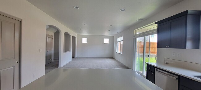 Building Photo - North Albany upgraded single family house